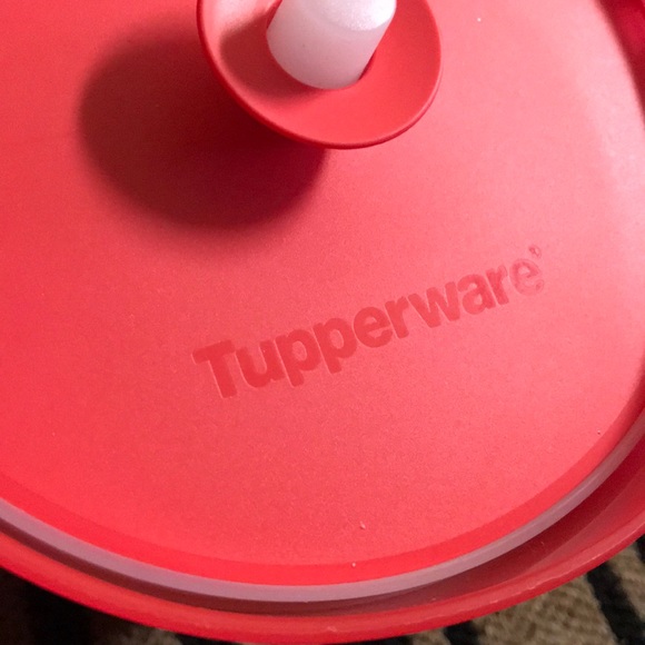 Tupperware pitcher - Picture 5 of 7